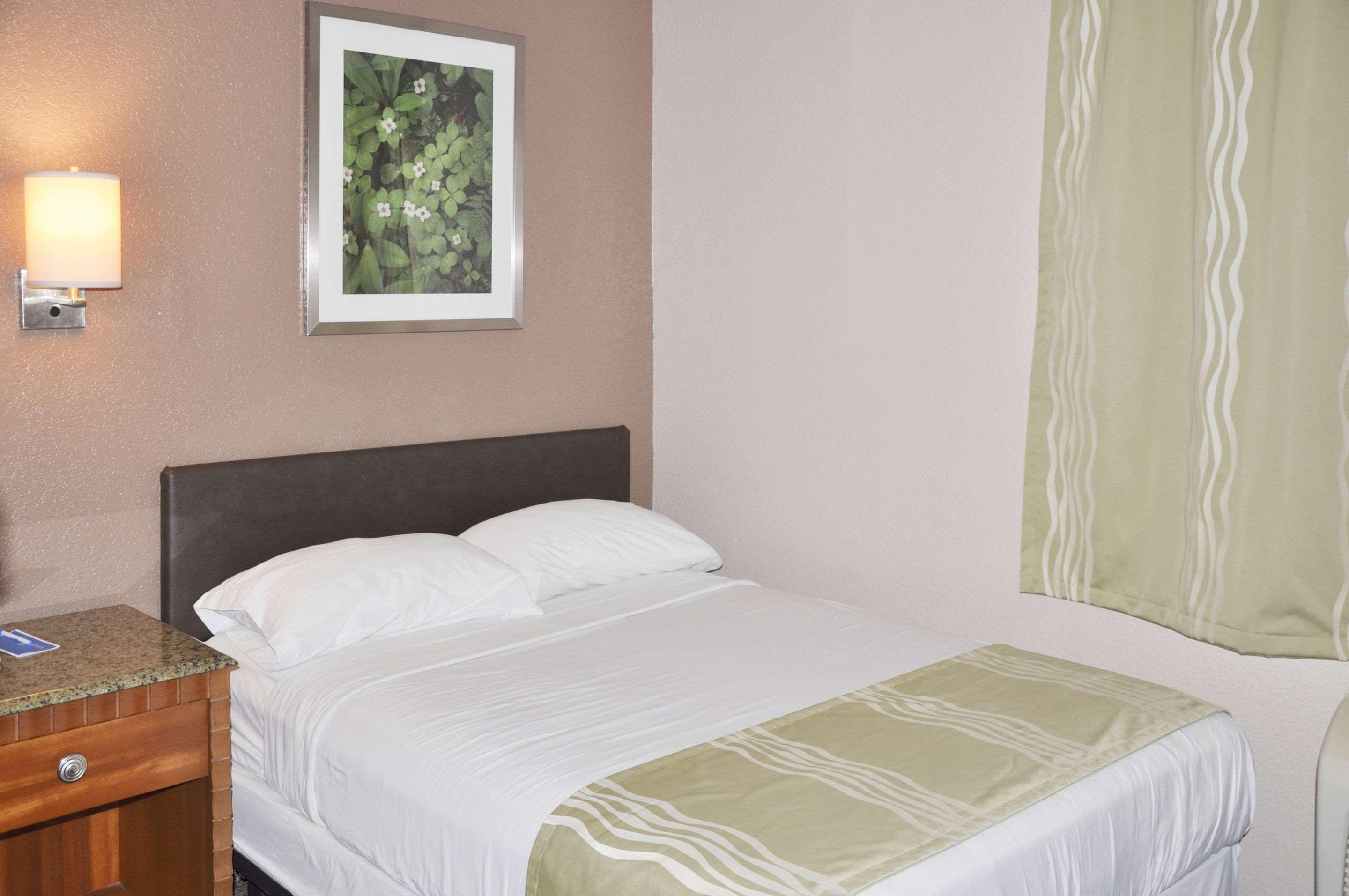 Rodeway Inn Fargo Dış mekan fotoğraf