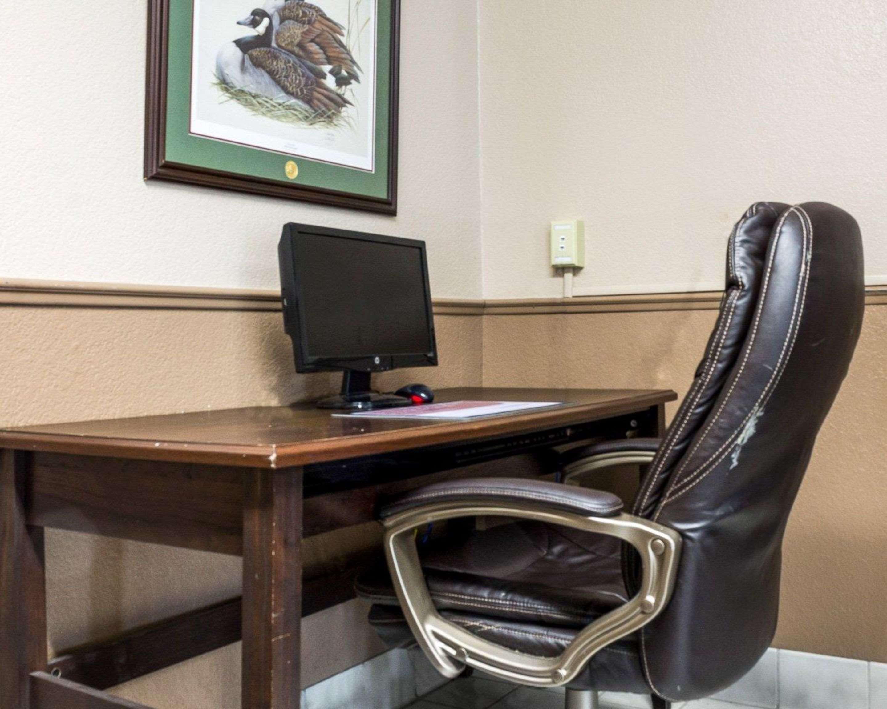 Rodeway Inn Fargo Dış mekan fotoğraf