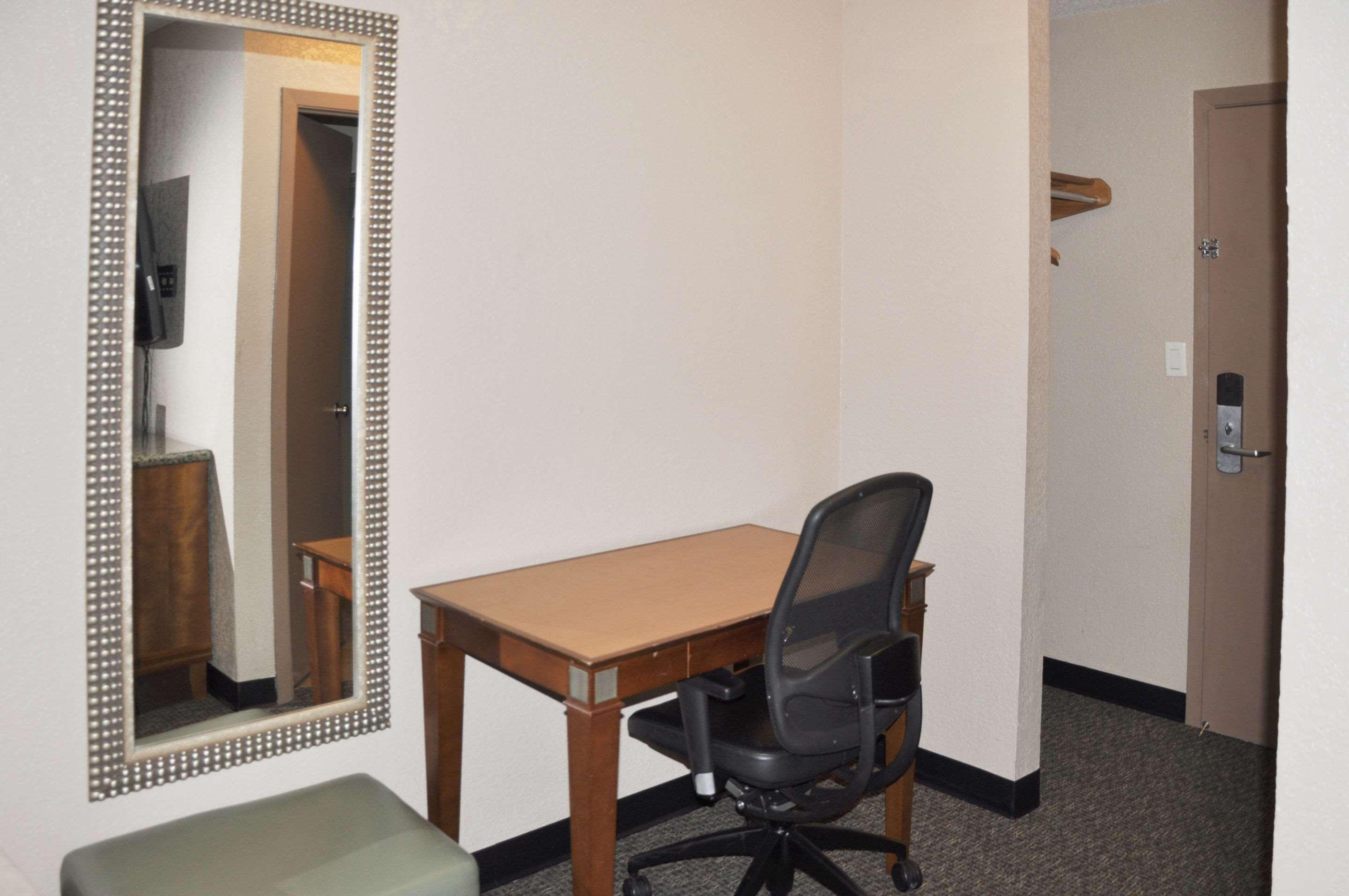Rodeway Inn Fargo Dış mekan fotoğraf