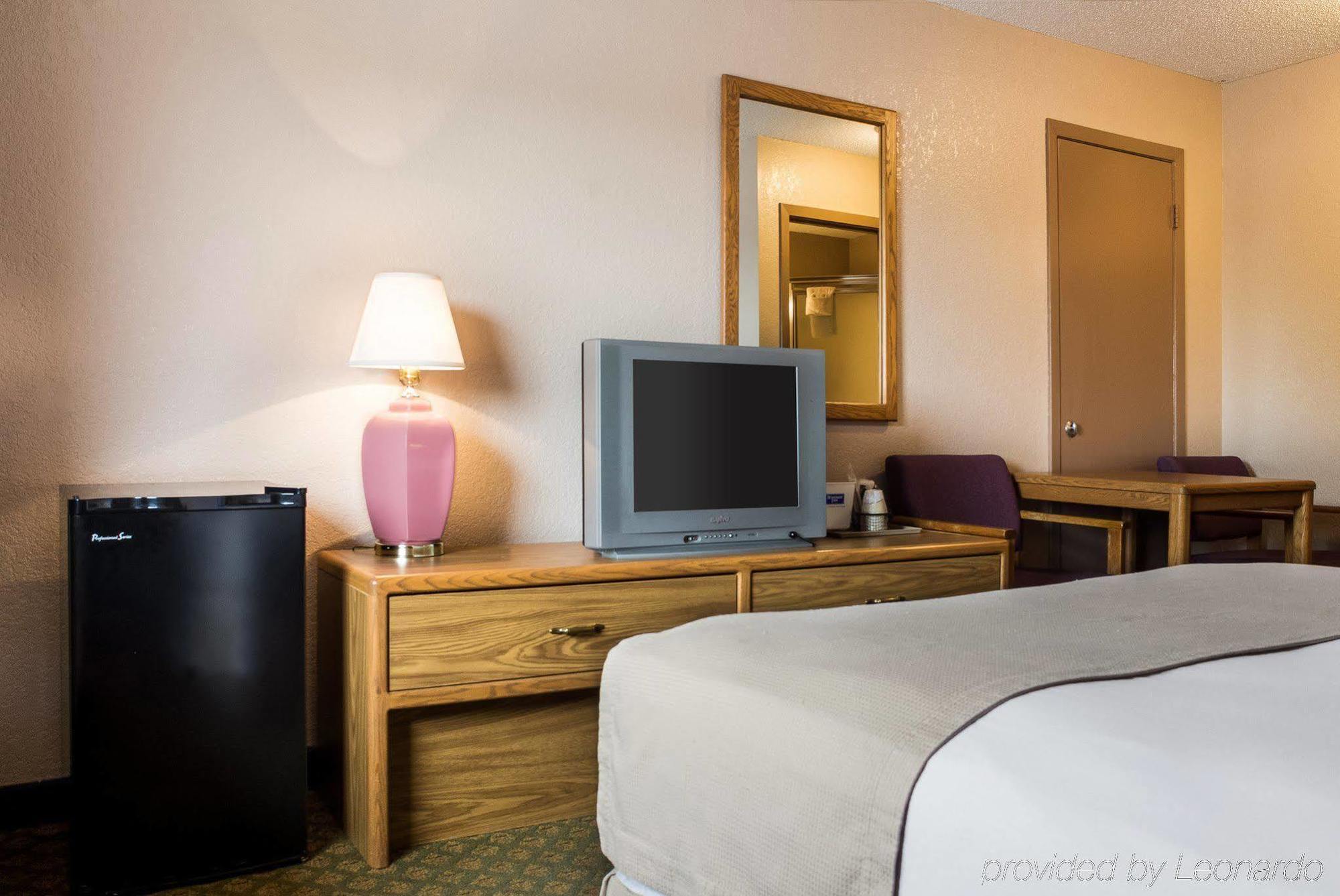 Rodeway Inn Fargo Dış mekan fotoğraf