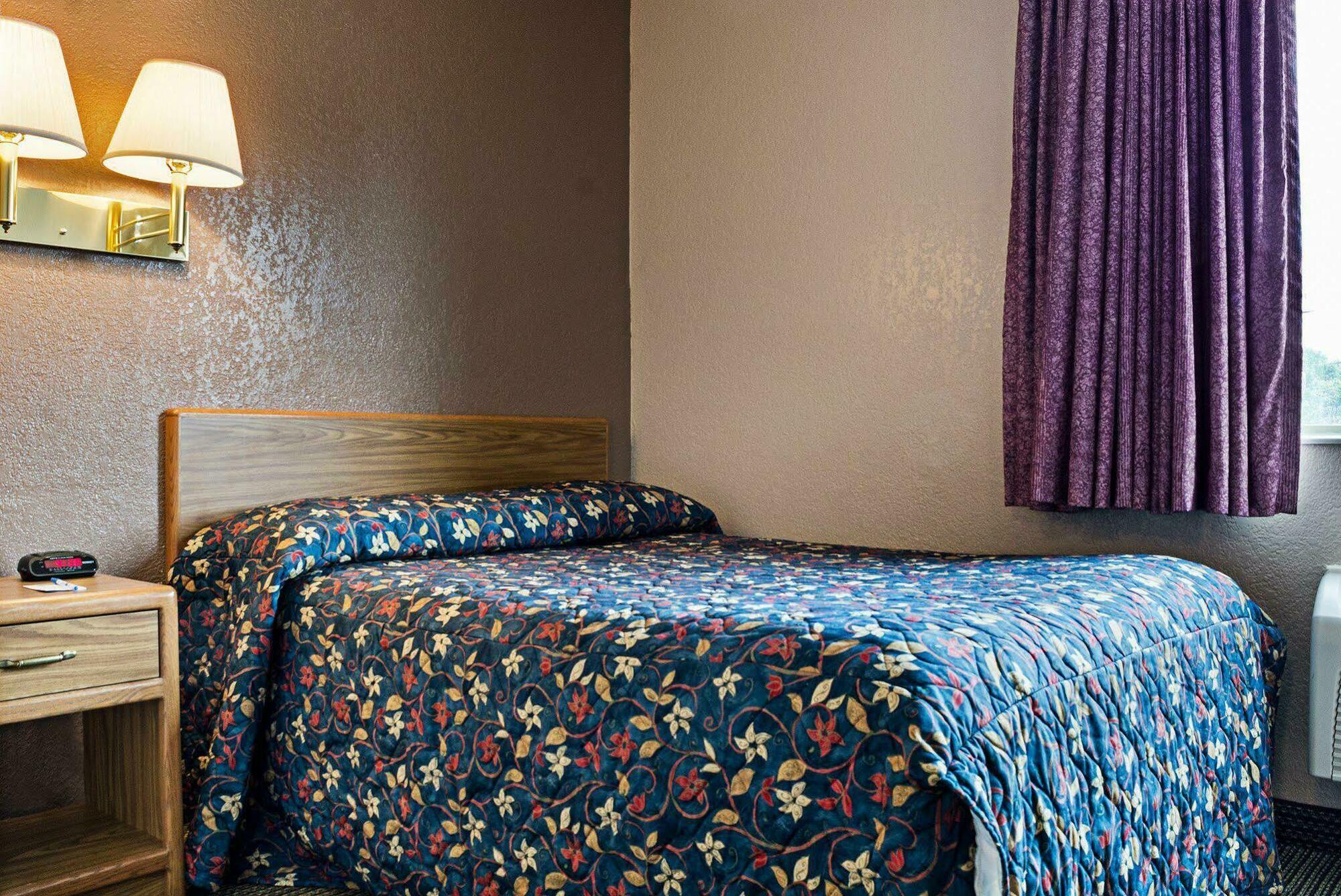 Rodeway Inn Fargo Dış mekan fotoğraf